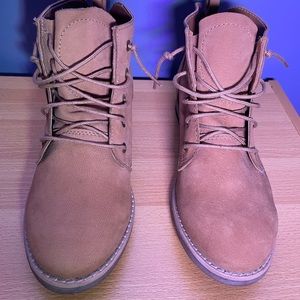 Diba Ankle high lace up Tan boots size 8 1/2 M.